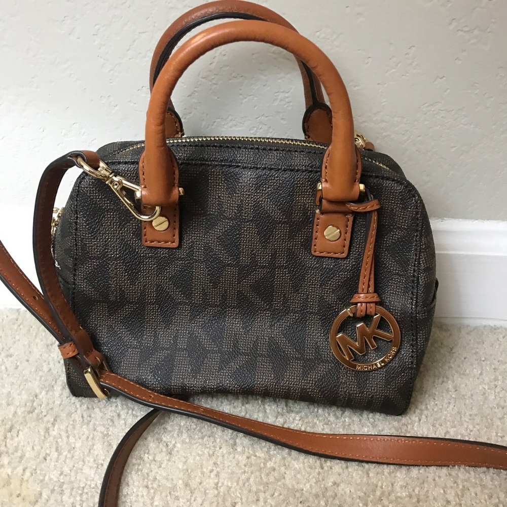 Excellent condition Michael Kors Crossbody